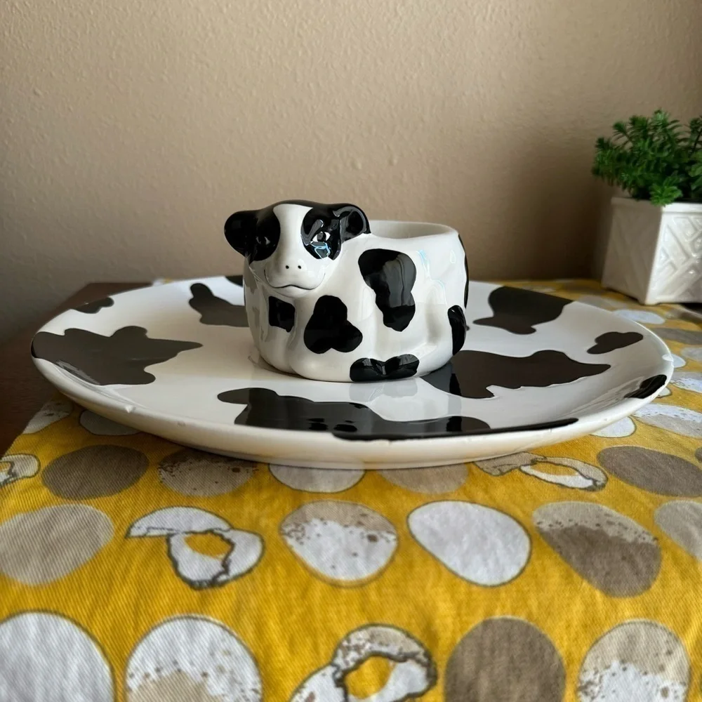 Vintage 1993 black and white cow appetizer and dip tray and cup